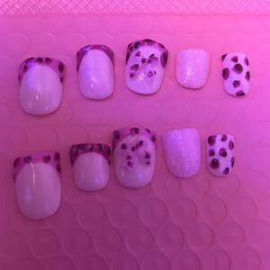 Pink cheetah print press on nails